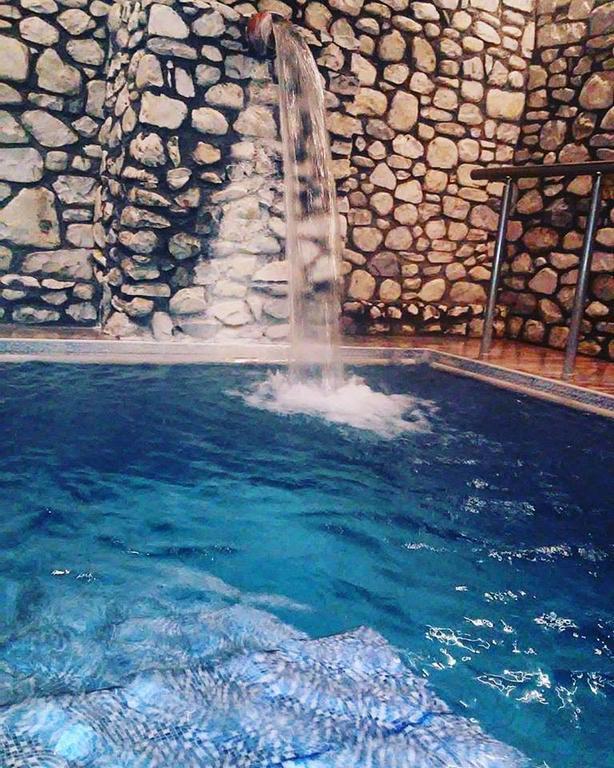 Neraides Hotel Káto Loutrákion Buitenkant foto